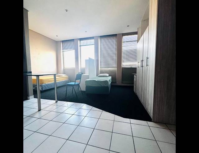 1 BEDROOM APARTMENT FOR SALE IN BRAAMFONTEIN